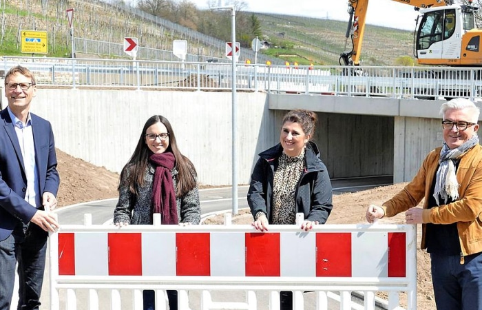 Tief- und Straßenbauarbeiten sowie Bau Unterführungsbauwerk