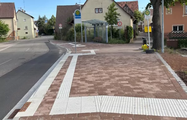 Bushaltestelle Brackenheim-Hausen