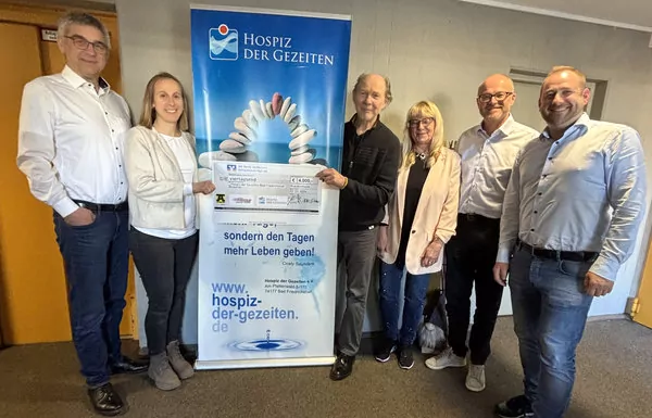 Soziales Engagement Spendenübergabe